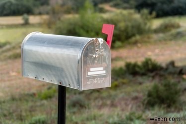 วิธีขอเก็บจดหมายของ USPS:รักษาจดหมายของคุณให้ปลอดภัยในขณะที่คุณไม่อยู่ 
