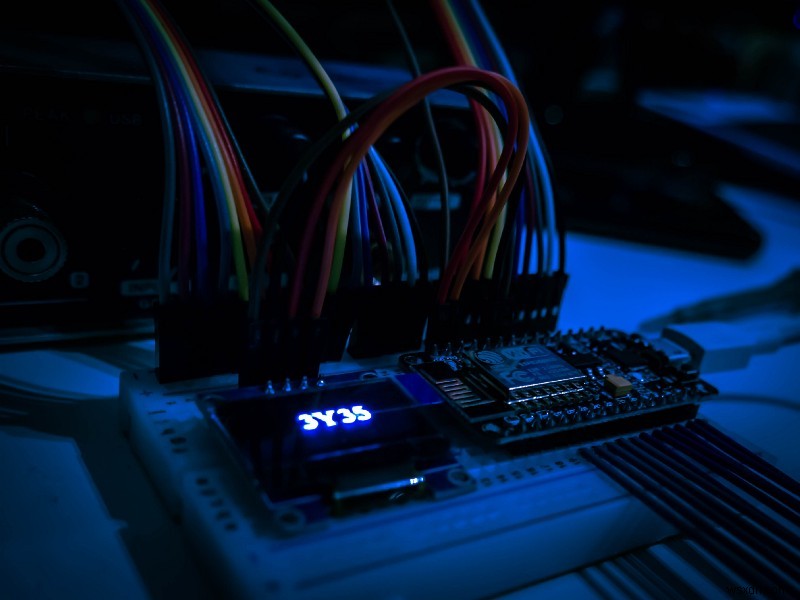 คู่มือสำหรับผู้เริ่มต้น:การสร้างโปรเจ็กต์ IoT ด้วย NodeMCU DevKit และ Firebase 