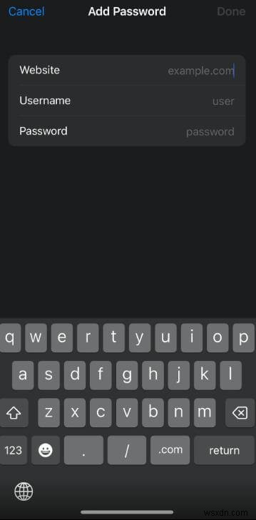 ค้นหาและจัดการรหัสผ่านที่บันทึกไว้ของ iPhone ของคุณได้อย่างง่ายดาย