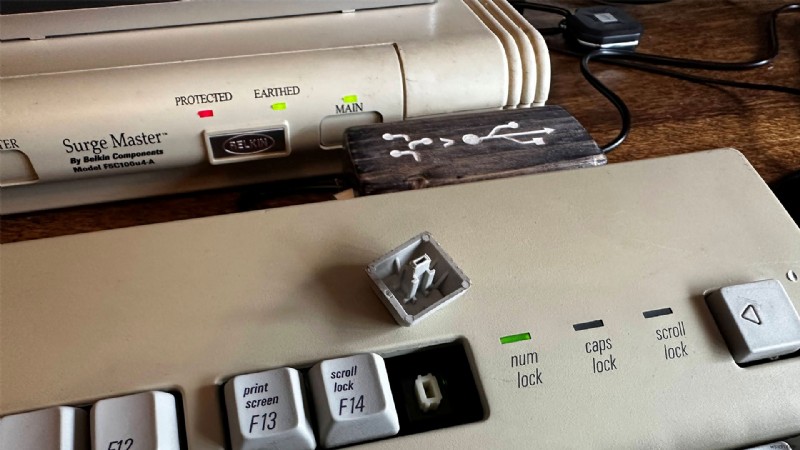 ฉันสร้างอะแดปเตอร์ ADB เป็น USB ที่กำหนดค่าได้เพื่อฟื้นฟูคีย์บอร์ด Apple ปี 1990 บน Windows ได้อย่างไร